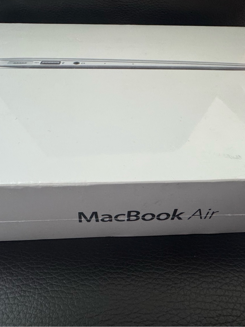 Apple MacBook Air 11 inch LED backlit widescreen notebook